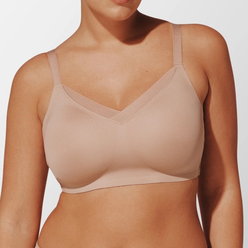 Thirdlove Bra 24/7 Classic Wireless Crossover Minimizer Taupe Beige 40E 40DD